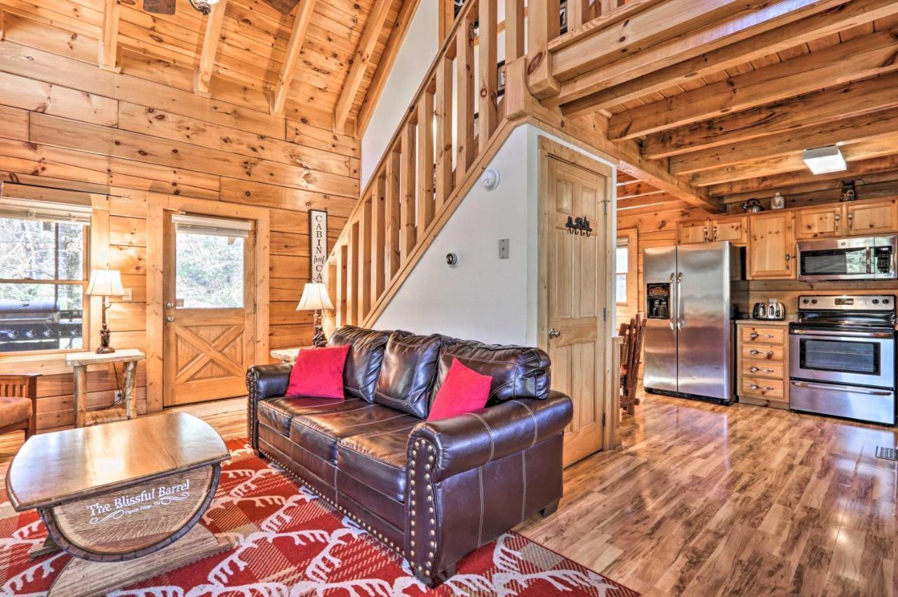 Cozy Cabin With Hot Tub In The Heart Of Pigeon Forge Villa Kültér fotó