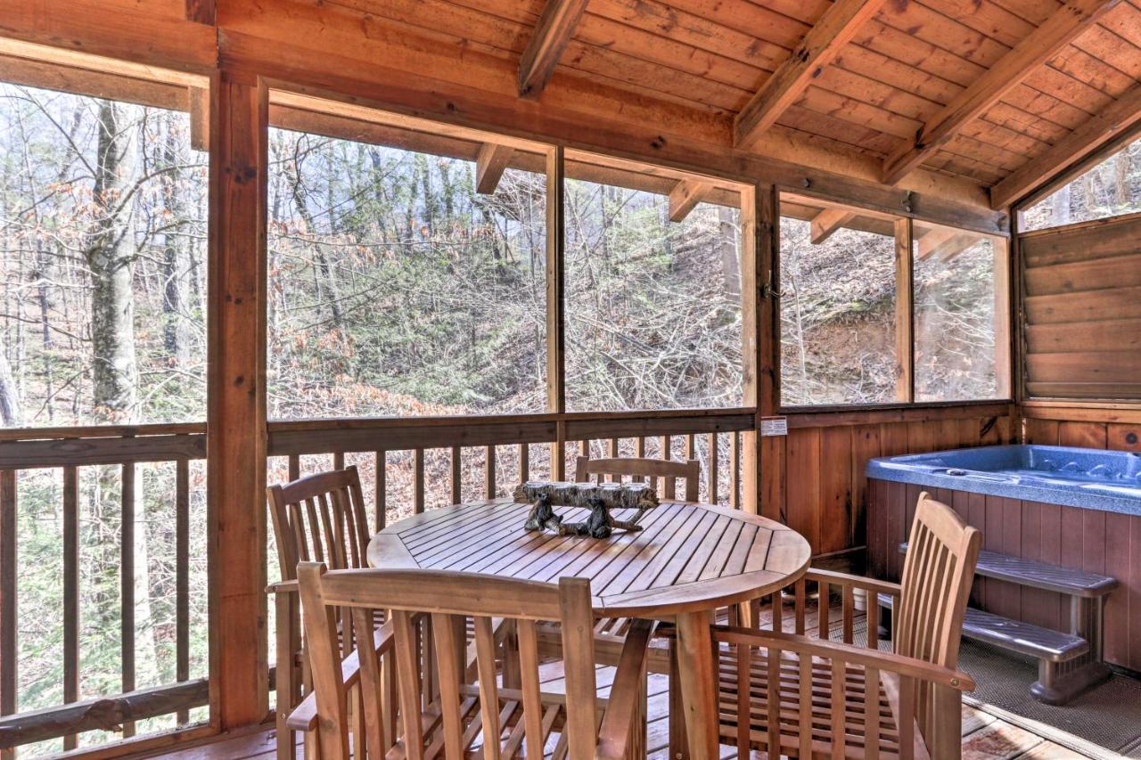 Cozy Cabin With Hot Tub In The Heart Of Pigeon Forge Villa Kültér fotó