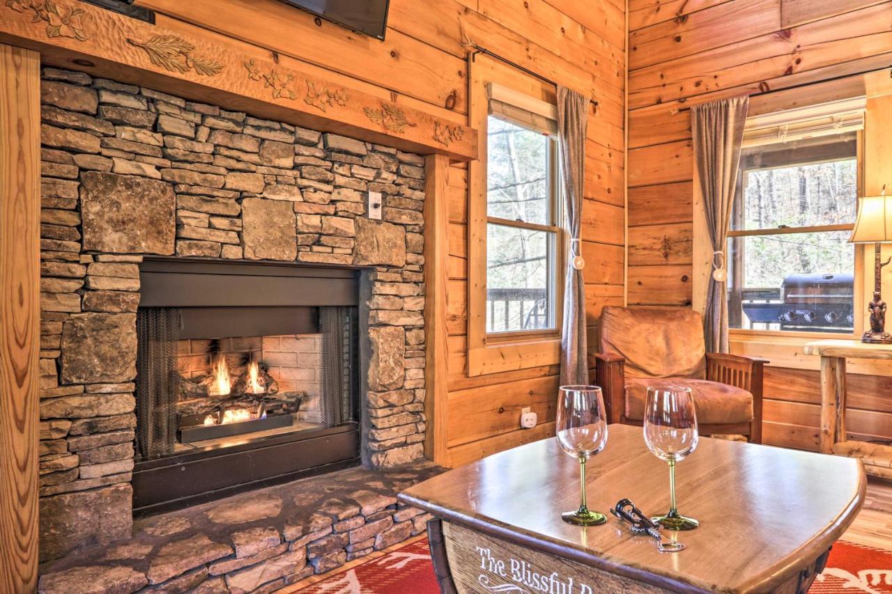 Cozy Cabin With Hot Tub In The Heart Of Pigeon Forge Villa Kültér fotó
