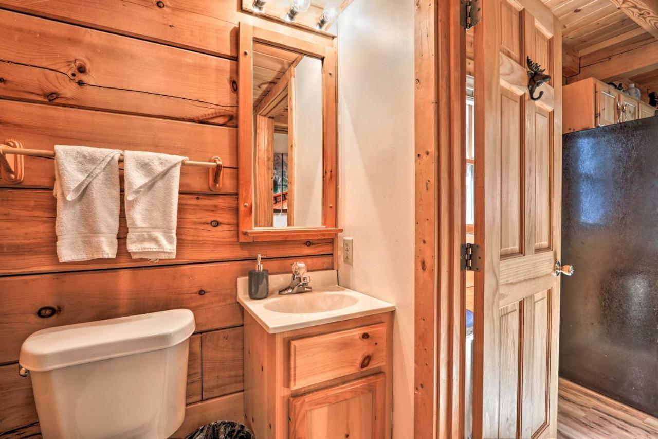 Cozy Cabin With Hot Tub In The Heart Of Pigeon Forge Villa Kültér fotó