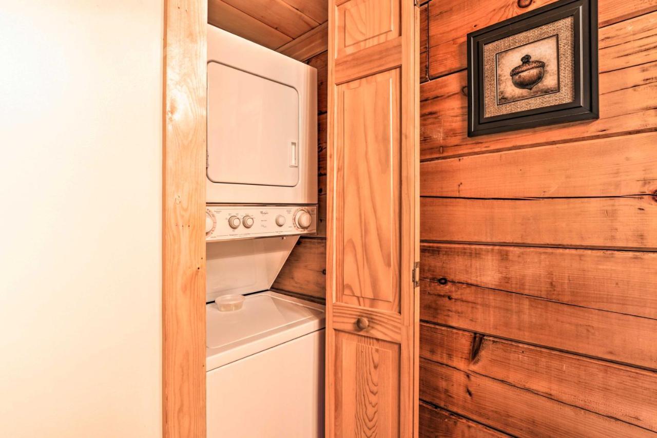 Cozy Cabin With Hot Tub In The Heart Of Pigeon Forge Villa Kültér fotó