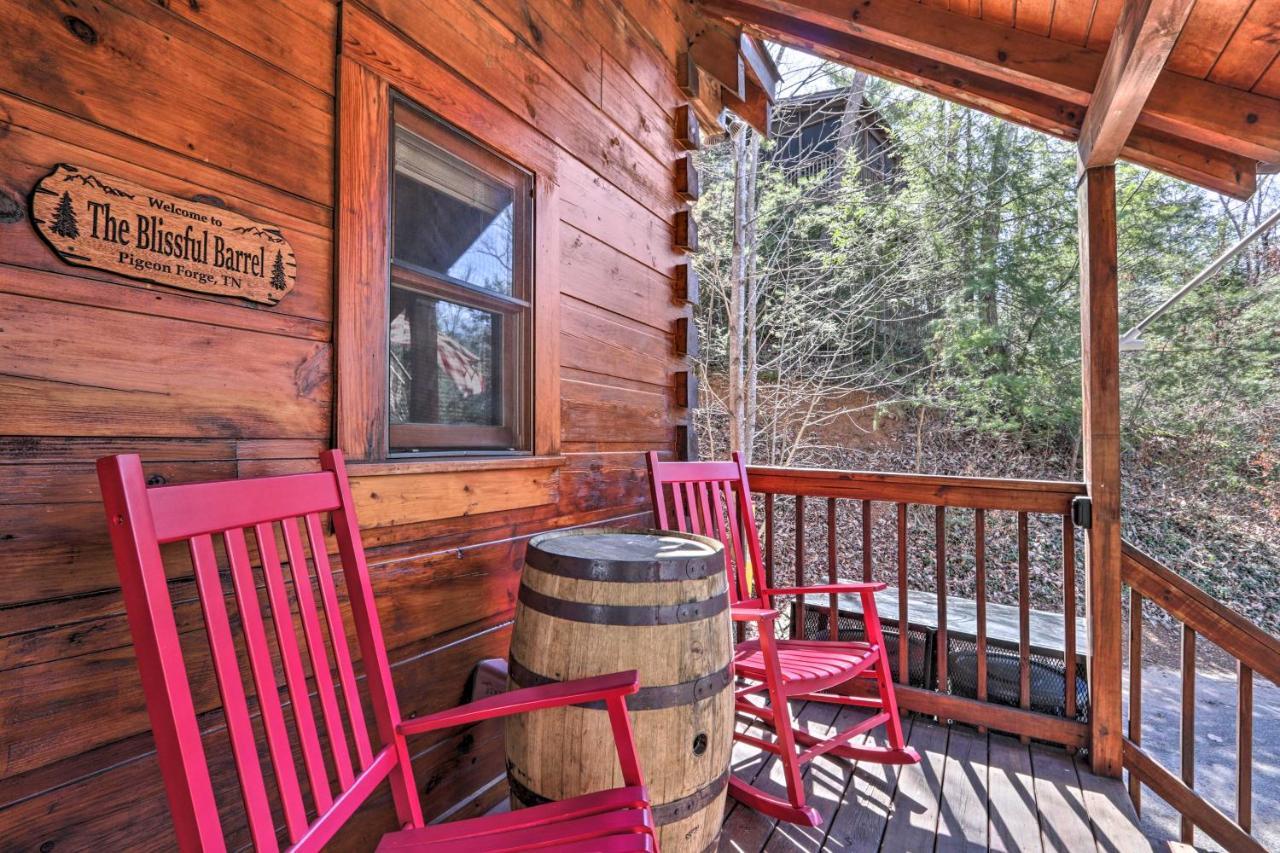 Cozy Cabin With Hot Tub In The Heart Of Pigeon Forge Villa Kültér fotó
